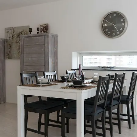New Maas Apartment *