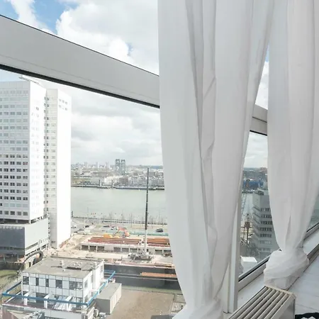 New Maas Apartment