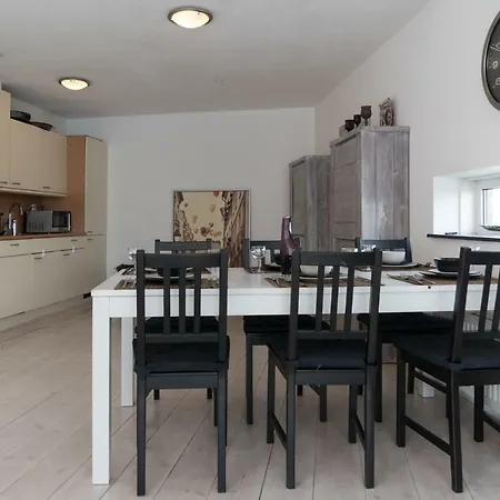 New Maas Apartment *